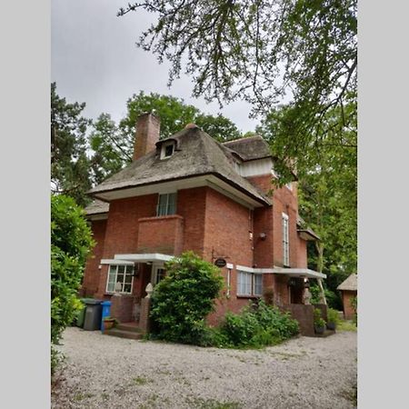 Vrijstaande Rietgedekte Villa Nabij Uitvalswegen Вассенар Экстерьер фото