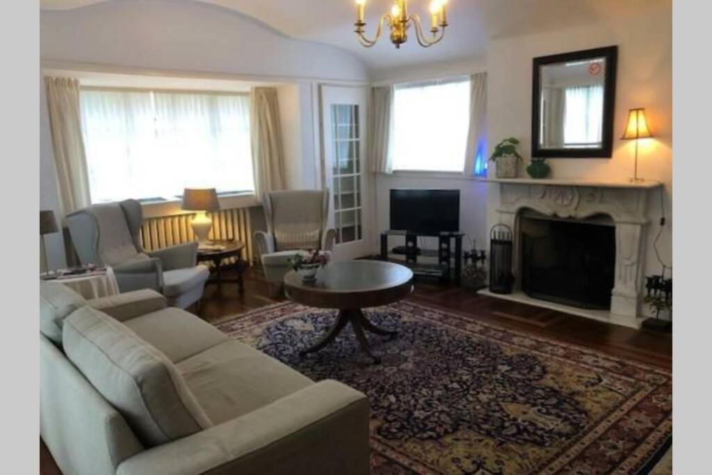 Vrijstaande Rietgedekte Villa Nabij Uitvalswegen Вассенар Экстерьер фото